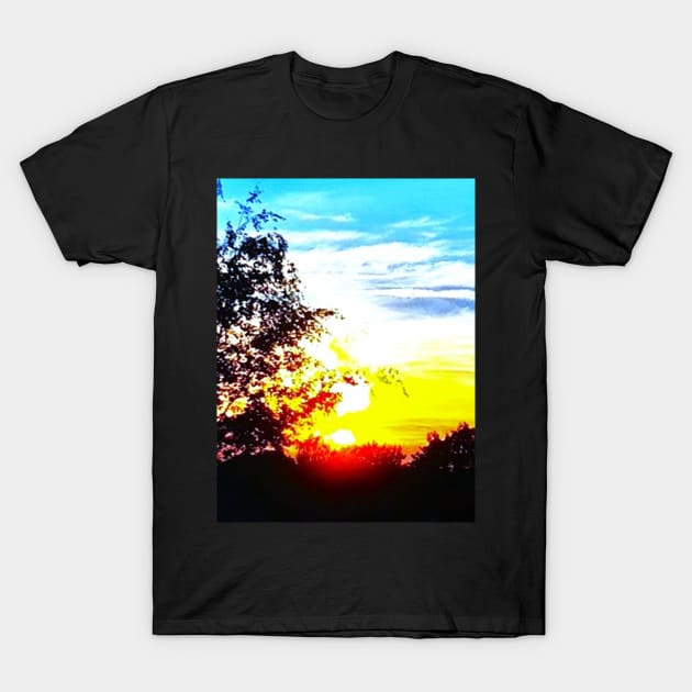 Sky Swallowing Sun T-Shirt by iLgenRuud